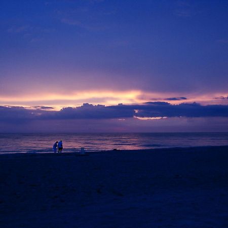 イン アット ペリカン ベイ North North Naples エクステリア 写真